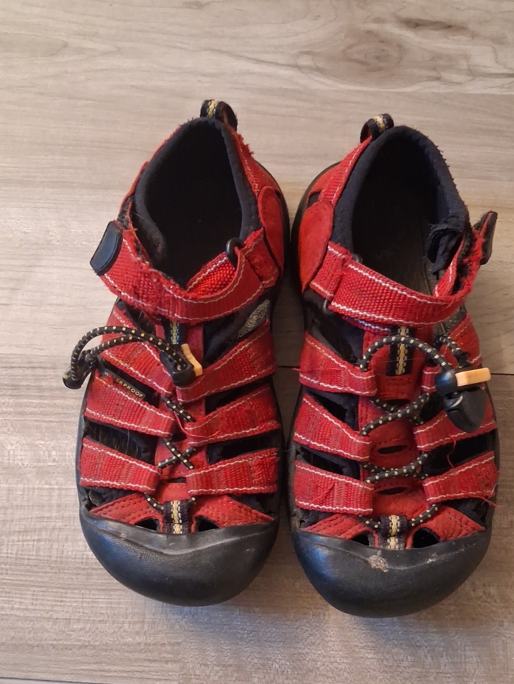Keen Kids Red Closed-Toe Water Sandals Size 1 FLAW